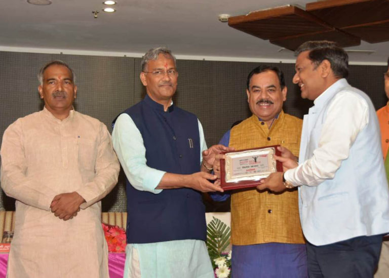 मुख्यमंत्री ने किया मेधावी छात्र-छात्राओं को सम्मानित!