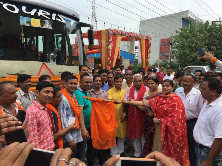 अमरनाथ यात्रियों को झंडी दिखा रवाना किया मदन कौशिक ने!