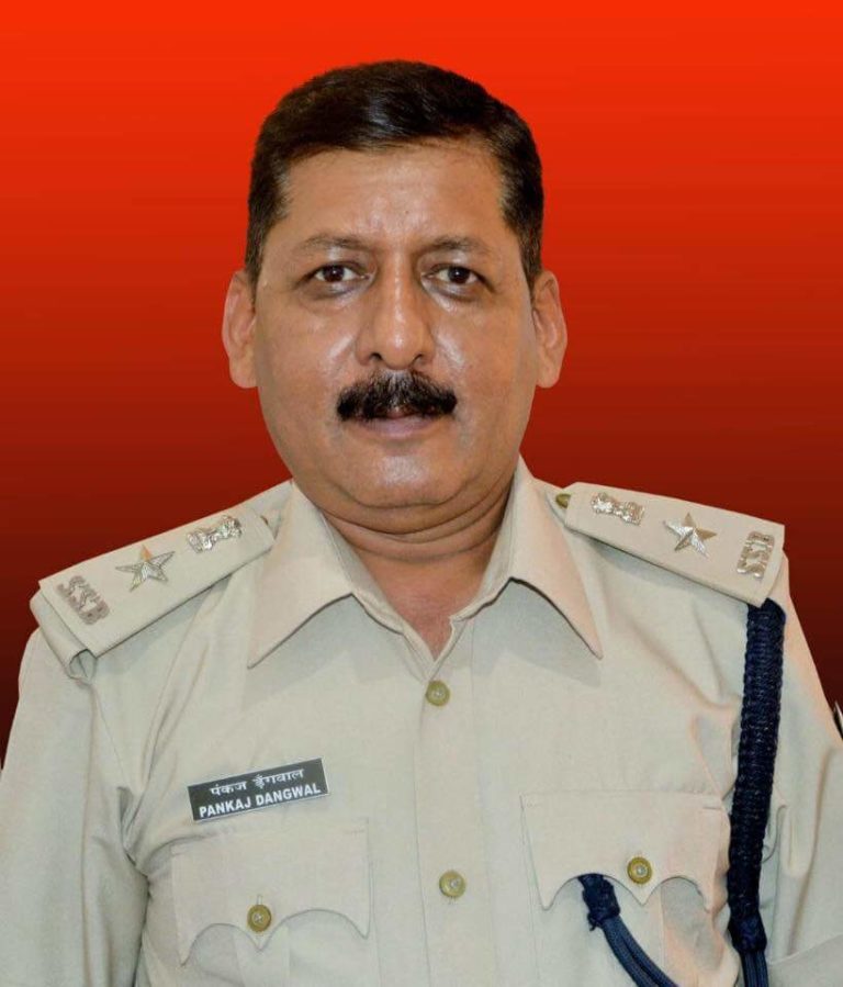 पंकज डंगवाल को विशिष्ट सेवा के लिए भारतीय पुलिस सेवा पदक।