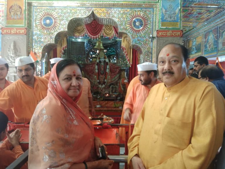 माता मंगला पहुंची सिद्धबली के द्वार ! बोली-हम भगवान सिद्धबली जी से देश में सुख-समृद्धि के लिए प्रार्थी हैं! – माताश्री मंगलाजी