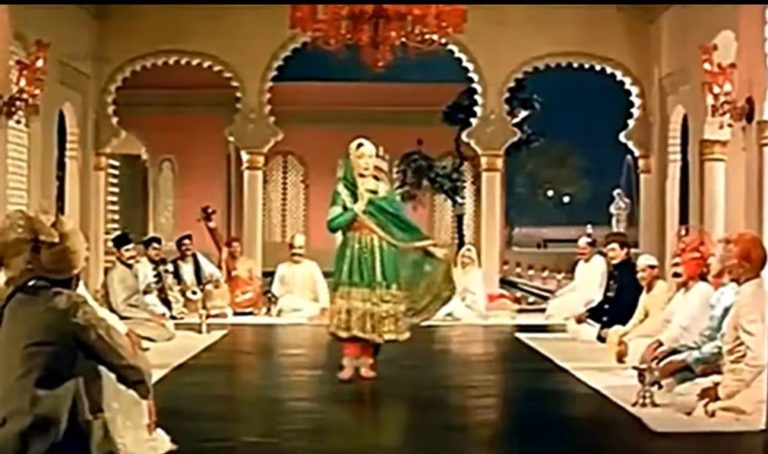 क्या…….पाकीजा के गीत “ठाड़े रहियो ओ बांके यार” में तबले की घमक से शुरू हुआ लोक गायक नरेंद्र सिंह नेगी का सांस्कृतिक सफर!