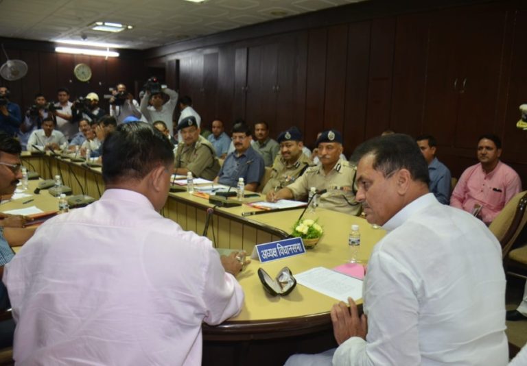 विधान सभा सत्र की तैयारी में जुटा विधान सभा प्रशासन। विधान सभा अध्यक्ष ने सुरक्षा व्यवस्था की समीक्षा की।